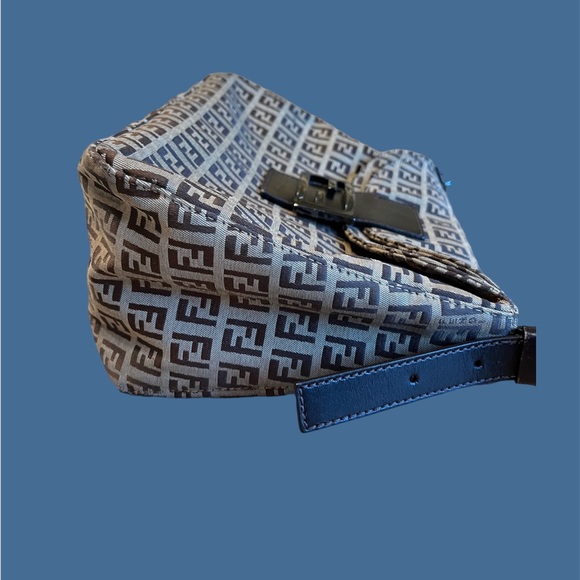 Zucchino canvas double flap Fendi purse - Picture 9 of 11